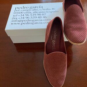EUC Pedro Garcia Yara Style Perforated Suede Loafer Russet Castoro Color Size 38
